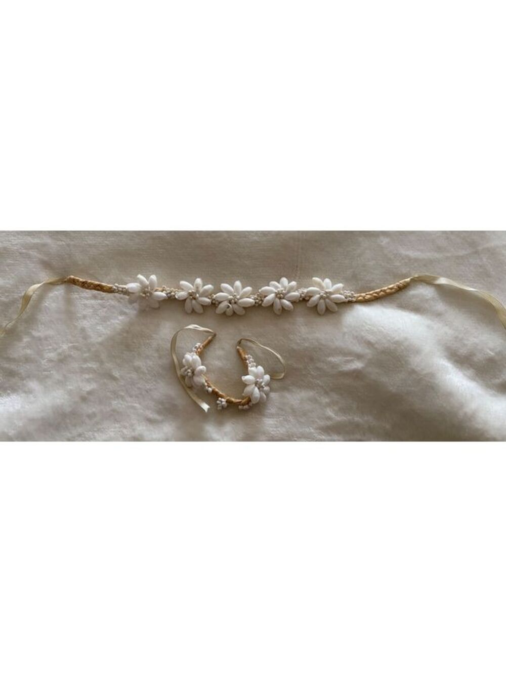 Set of Hawaiian-style bubble shell necklace bracelet white flower raffia cord